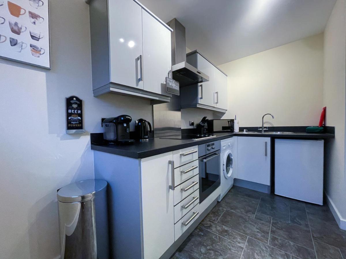 Station Side Penthouse Apartment วุลฟ์เวอร์แฮมป์ตัน ภายนอก รูปภาพ